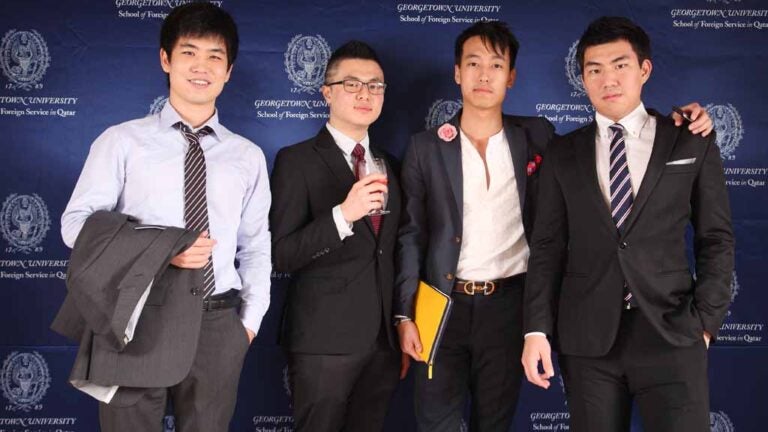طلاب جورجتاون يلتقون بعدد من السفراء وأعضاء السلك الدبلوماسي في قطر
