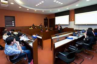 Doha's Business Community Mentors Georgetown Students for the