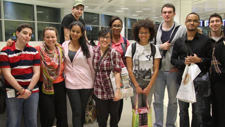 طلاب جورجتاون يساهمون في حل النزاع بكمبوديا