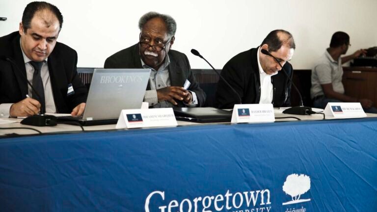 بعد عام من اندلاعها: أكاديميون من مختلف أنحاء المنطقة يجتمعون لمناقشة تداعيات ثورات الربيع العربي