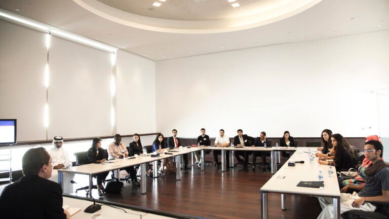 تناقش قضايا رئيسية إقليمية وعالمية جورجتاون قطر تنظم قمة للقيادات الشابة