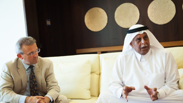 سعادة عبد الله بن حمد العطية يلقي محاضرة عن التغير المناخي لطلاب كلية الشؤون الدولية بجامعة جورجتاون في قطر