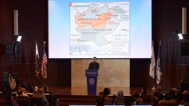 السياسة الهندية الإيرانية: مفترق طرق