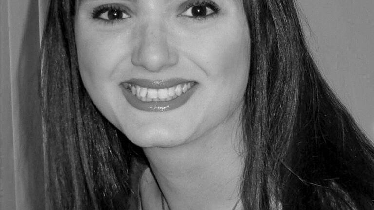 الدكتورة ريم بسيوني متحدثاً رئيسياً خلال مؤتمر اللغويات واللسانيات الرابع بجامعة قطر